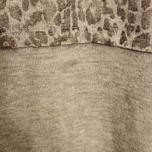 Karen Kane Gray Snow Leopard Patchwork Longsleeve Shirt Size S - Picture 7 of 9